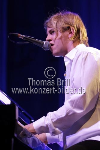 Englische Singer-Songwriter Tom Odell gastiert auf seiner 