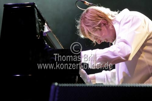 Englische Singer-Songwriter Tom Odell gastiert auf seiner 