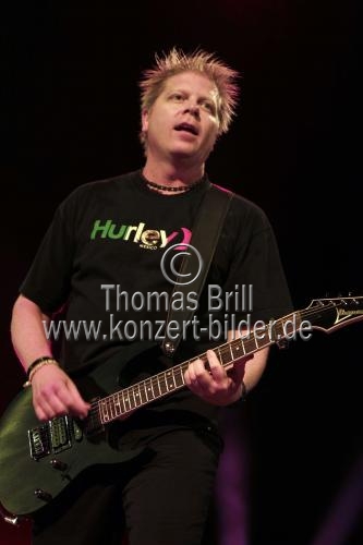 Amerikanische Punkrock-Band The Offspring gastiert mit Sänger Bryan 