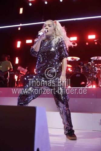 Britische Sängerin Rita Ora gastiert auf ihrer 