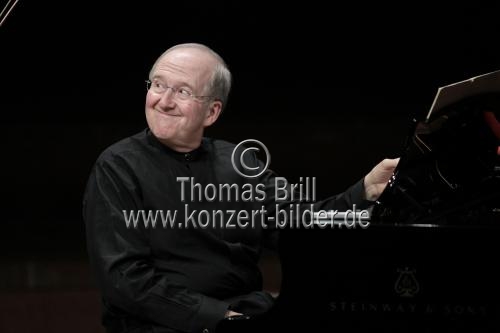 Amerikanische Pianist Lambert Orkis gastiert in Begleitung der deutschen Geigerin Anne-Sophie Mutter in der Philharmonie Köln (&copy; Thomas Brill)