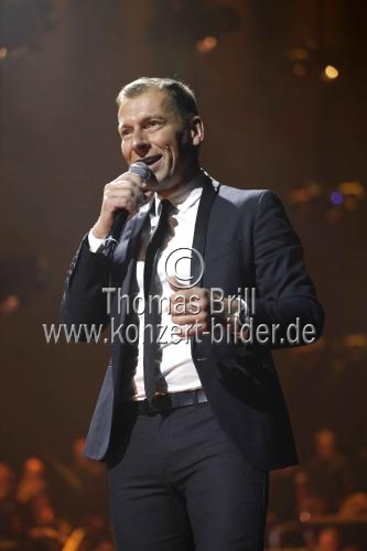 Deutsche Radio- und Fernsehmoderator Markus Othmer moderert die Night of the Proms 2019 in der Lanxess-Arena Köln (© Thomas Brill)