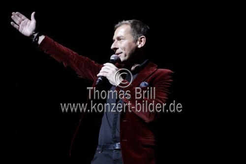 Deutsche Radio- und Fernsehmoderator Markus Othmer moderert die Night of the Proms 2018 in der Lanxess-Arena Köln (© Thomas Brill)