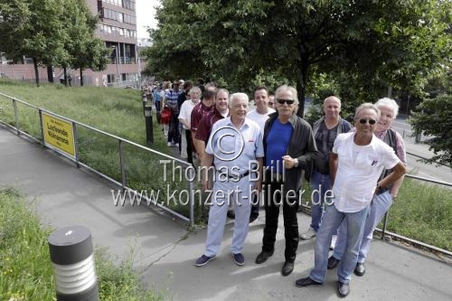 Einweihung von „Otto Hofner´s Lachende Kölnarena Weg“ am Südosteingang der Lanxess-Arena Köln (© Thomas Brill)