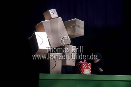 Günter Ottemeier, Ozan Akhan und Imke Schreiber spielen das Stück 