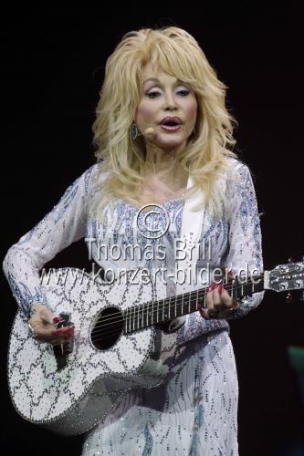 Amerikanische Country-Sängerin Dolly Parton gastiert auf ihrer 