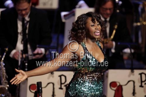 Schweizer Bandleader Pepe Lienhard gastiert mit seiner 17-köpfigen Big Band auf seiner 