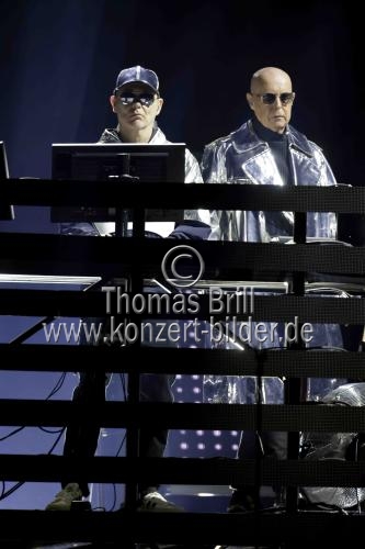 Britisches Popmusik-Duo Pet Shop Boys gastiert auf ihrer „Dreamworld: The Greatest Hits Live“-Tour in der Lanxess-Arena Köln (&copy; Thomas Brill)