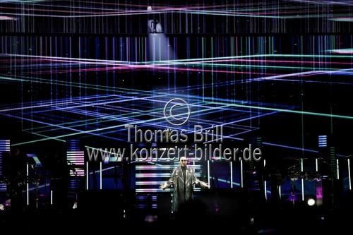 Britisches Popmusik-Duo Pet Shop Boys gastiert auf ihrer „Dreamworld: The Greatest Hits Live“-Tour in der Lanxess-Arena Köln (&copy; Thomas Brill)