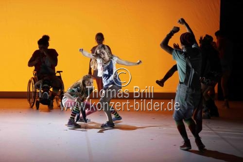 Siebzehn Jugendliche aus elf Nationen führen das Musical 