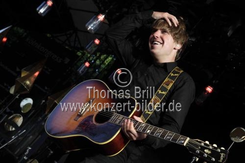 Deutscher Sänger Philipp Poisel gastierte auf seiner 