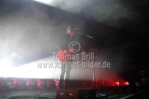 Deutscher Sänger Philipp Poisel gastierte auf seiner 