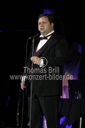 Britische Tenor Paul Potts gastiert auf seiner 