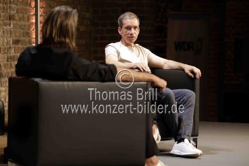 Deutsche Philosoph Richard David Precht und Jens Söring diskutieren über das Thema 