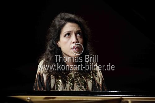 Italienische Pianistin Beatrice Rana gastiert mit Werken von Frédéric Chopin, Claude Debussy und Igor Strawinsky in der Kölner Philharmonie (&copy; Thomas Brill)