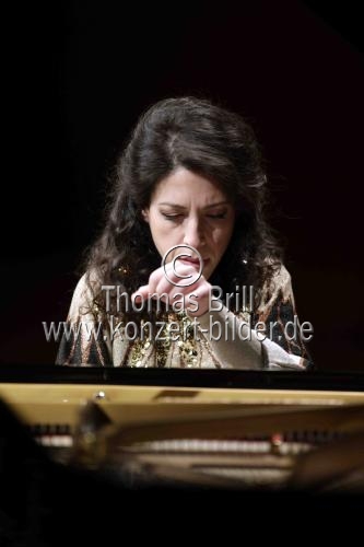 Italienische Pianistin Beatrice Rana gastiert mit Werken von Frédéric Chopin, Claude Debussy und Igor Strawinsky in der Kölner Philharmonie (&copy; Thomas Brill)