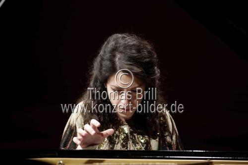 Italienische Pianistin Beatrice Rana gastiert mit Werken von Frédéric Chopin, Claude Debussy und Igor Strawinsky in der Kölner Philharmonie (&copy; Thomas Brill)