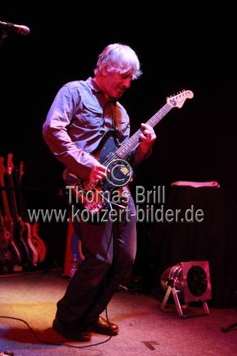 Amerikanischer Avantgarde-Musiker Lee Ranaldo and the Dust gastiert mit seiner Band 