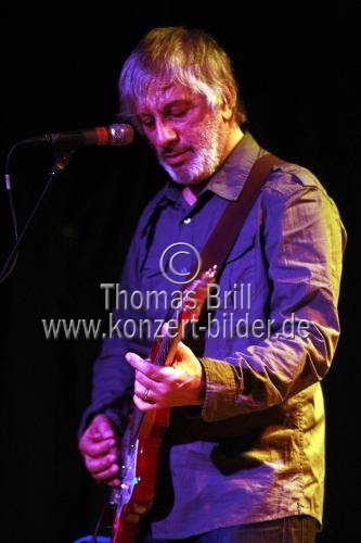 Amerikanischer Avantgarde-Musiker Lee Ranaldo and the Dust gastiert mit seiner Band 