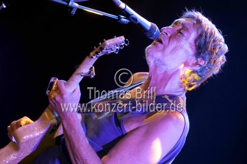 Britische Sänger und Blues-Gitarrist Chris Rea gastiert auf seiner 