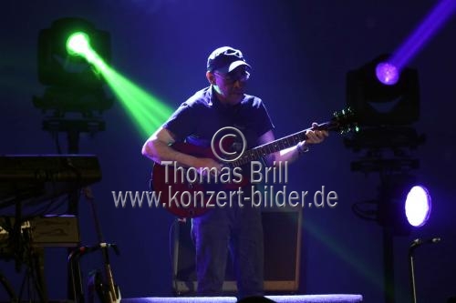 Britische Sänger und Blues-Gitarrist Chris Rea gastiert auf seiner 