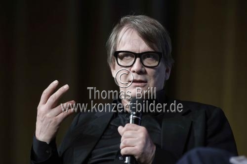 Deutsche Musiker Sven Regener lliest Lyrics von seinem aktuellen Album 