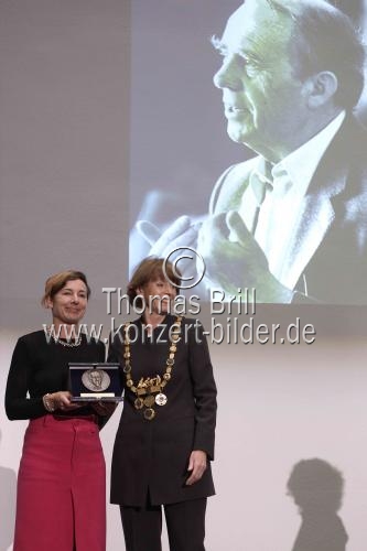 Deutsche Schriftstellerin Juli Zeh erhält den mit 30.000 Euro dotierten Heinrich-Böll-Preis 2019 der Stadt Köln im Historischen Rathaus der Stadt Köln (© Thomas Brill)