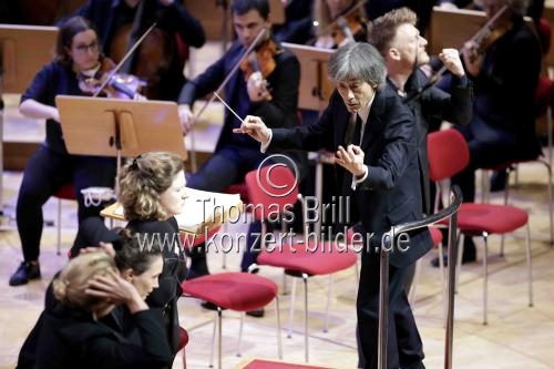 Amerikanische Dirigent Kent Nagano leitet das Concerto Köln in der Kölner Philharmonie (© Thomas Brill)