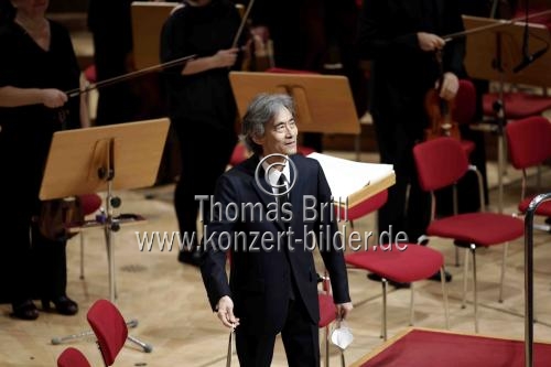 Amerikanische Dirigent Kent Nagano leitet das Concerto Köln in der Kölner Philharmonie (&copy; Thomas Brill)
