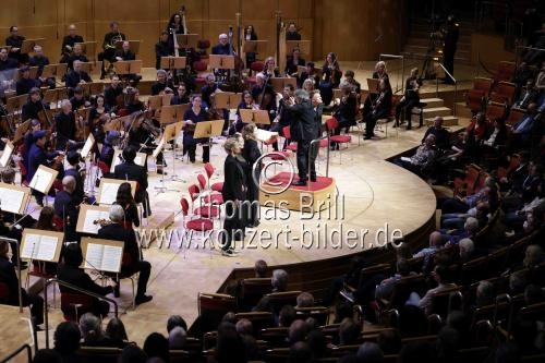 Amerikanische Dirigent Kent Nagano leitet das Concerto Köln in der Kölner Philharmonie (&copy; Thomas Brill)