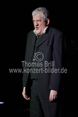 Deutsche Sänger Ilja Richter singt in seinem Programm „...durch Georg Kreislers Brille