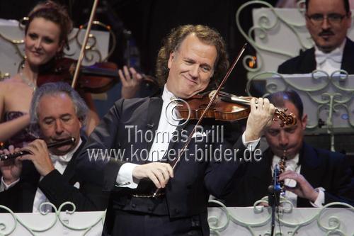 Niederländische Violinist André Rieu nimmt das Publikum am 01. und 02. Januar 2008 auf seine 
