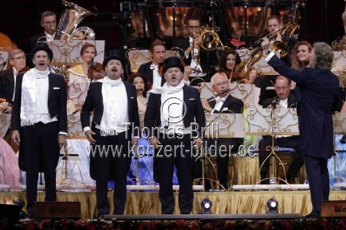 Niederländische Violinist André Rieu mit seinem Johann Strauss Orchesters 