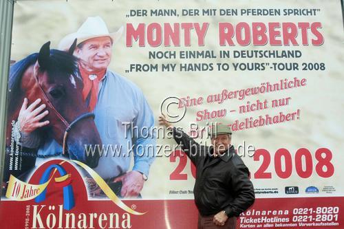 Amerikanischer Pferdeflüsterer Monty Roberts gastiert mit seiner Show 