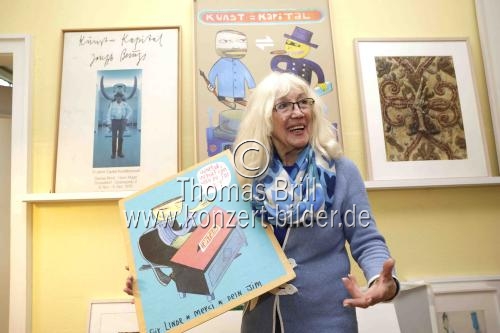 Deutsche Kunstjournalistin Linde Rohr-Bongard im Interview bezüglich der Entstehung des Projekts 