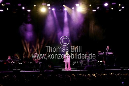 Deutsche Schlagersängerin Marianne Rosenberg gastiert auf ihrer „Im Namen der Liebe“ Tour in der Lanxess Arena Köln (© Thomas Brill)