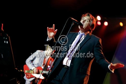 Britische Artrock-Band Roxy Music gastiert mit ihrem Sänger Bryan Ferry auf ihrer 