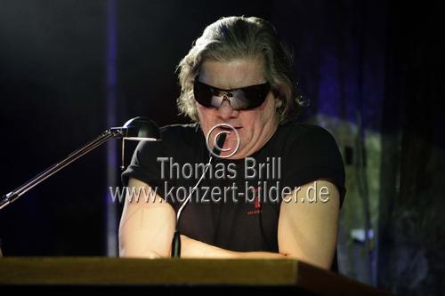 Deutsche Schauspieler Claude-Oliver Rudolph zaubert eine 