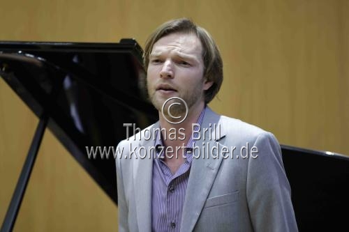 Kanadische Bass-Bariton Clarke Ruth in Begleitung der japanische Pianistin Ayaka Kodoi bestreiten das 