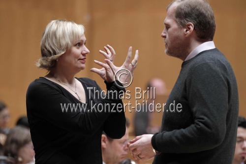 Deutsche Dirigent Markus Stenz leitet das Grzenich-Orchester Kln in der Philharmonie Kln (&copy; Thomas Brill)