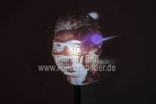 Internationales Künstlerkollektiv SWOODING ARCHITECTS, ZHENG MALER und Andreas Niegl gastieren mit ihrer Ausstellung 