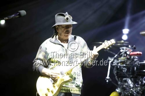 Mexikanischer Latin-Rock-Musiker Carlos Santana gastiert auf seiner 