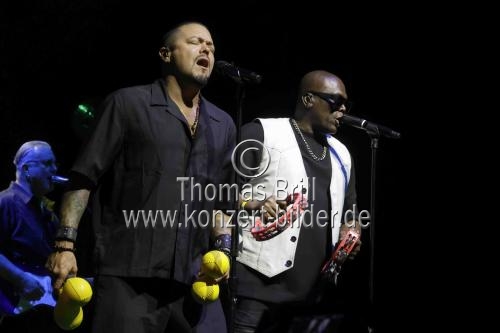 Mexikanischer Latin-Rock-Musiker Carlos Santana gastiert auf seiner 