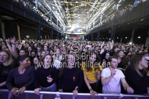 Deutsche Singer-Songwriter Nico Santos gastiert auf ihrer 