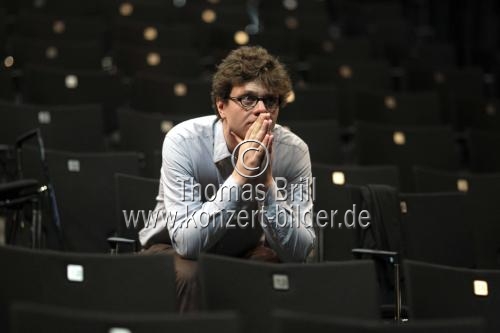 Deutsche Theaterregisseur Benjamin Schad im Interview über die Oper 