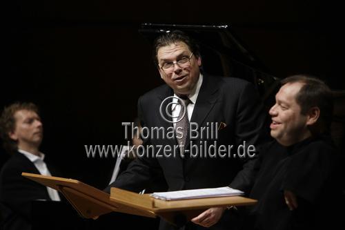 Deutsche Bariton Thomas Quasthoff und der kanadisch-deutsche Tenor Michael Schade gastierten in Begleitung des deutschen Pianisten Justus Zeyen in der Philharmonie Köln (© Thomas Brill)
