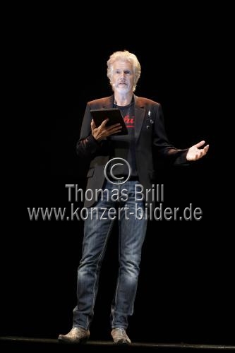 Deutsche Schriftsteller Frank Schätzing stellt seinen neuen Roman 