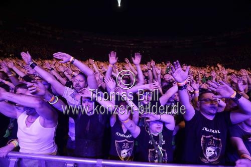 Deutsche Mittelalter-Folk-Rock-Band Schandmaul feiert ihr 