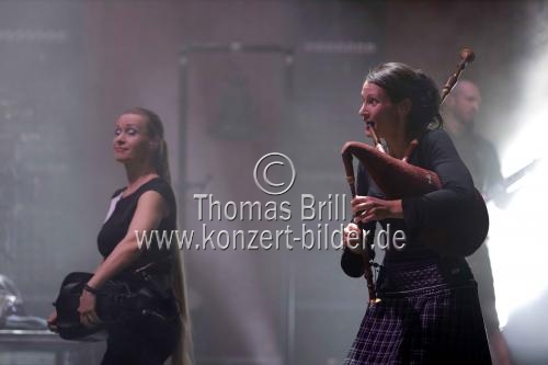 Deutsche Mittelalter-Folk-Rock-Band Schandmaul feiert ihr 