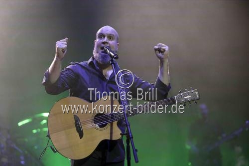 Deutsche Mittelalter-Folk-Rock-Band Schandmaul feiert ihr 